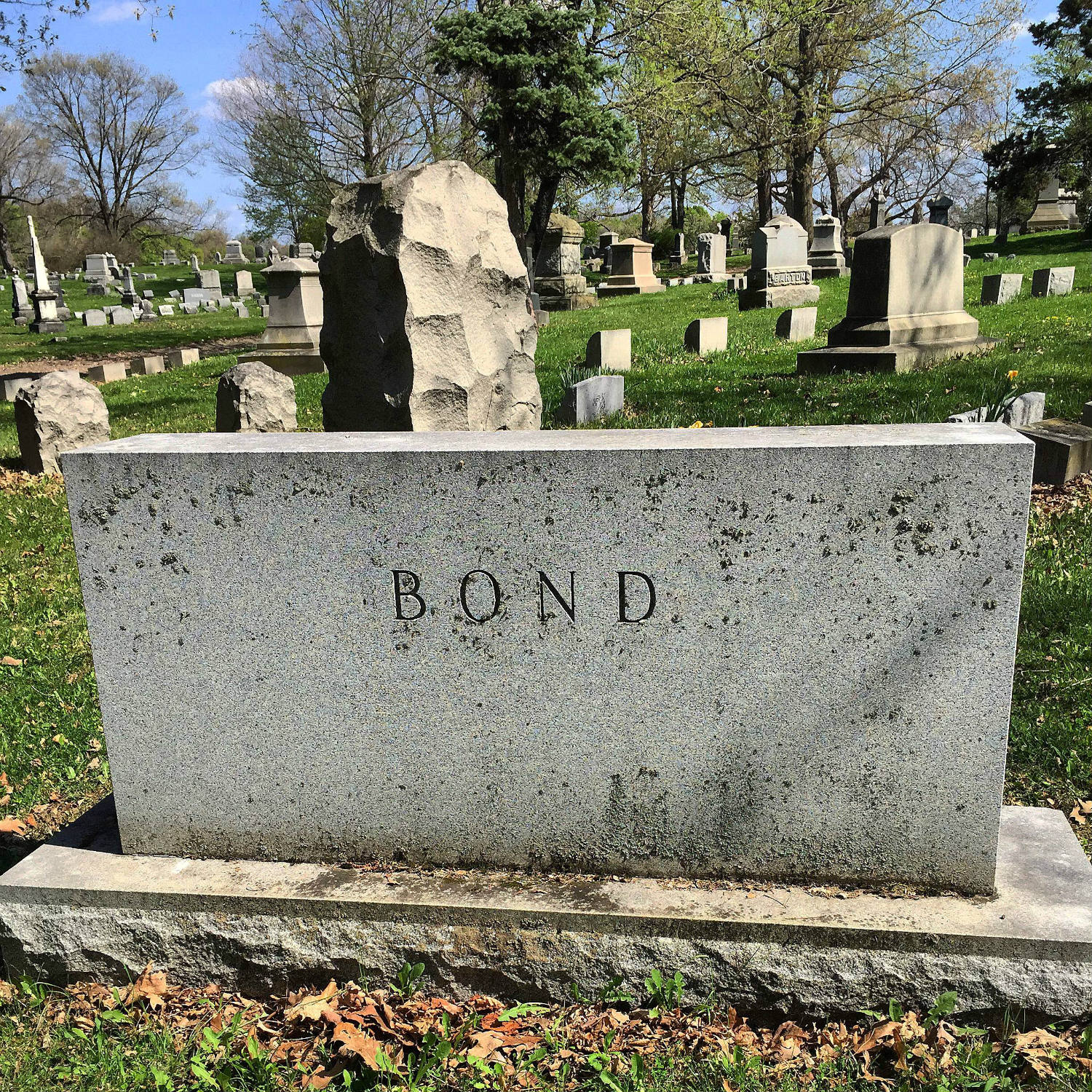 Bond headstone in Oakwood Cemetery in Syracuse