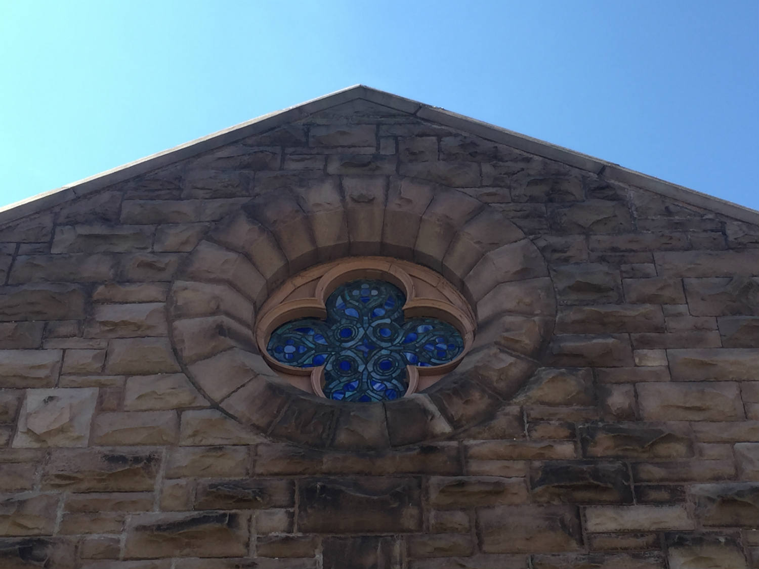 Window at the Pullman Memorial Universalist Church in Albion