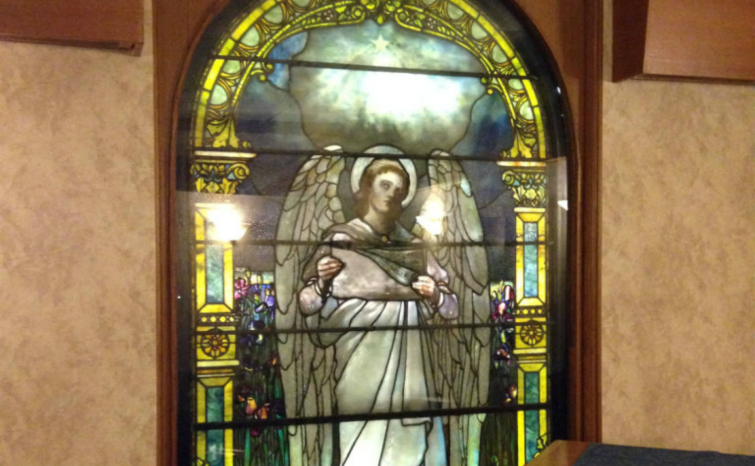 Louis Comfort Tiffany Angel in Rochester General Hospital - Featured Image