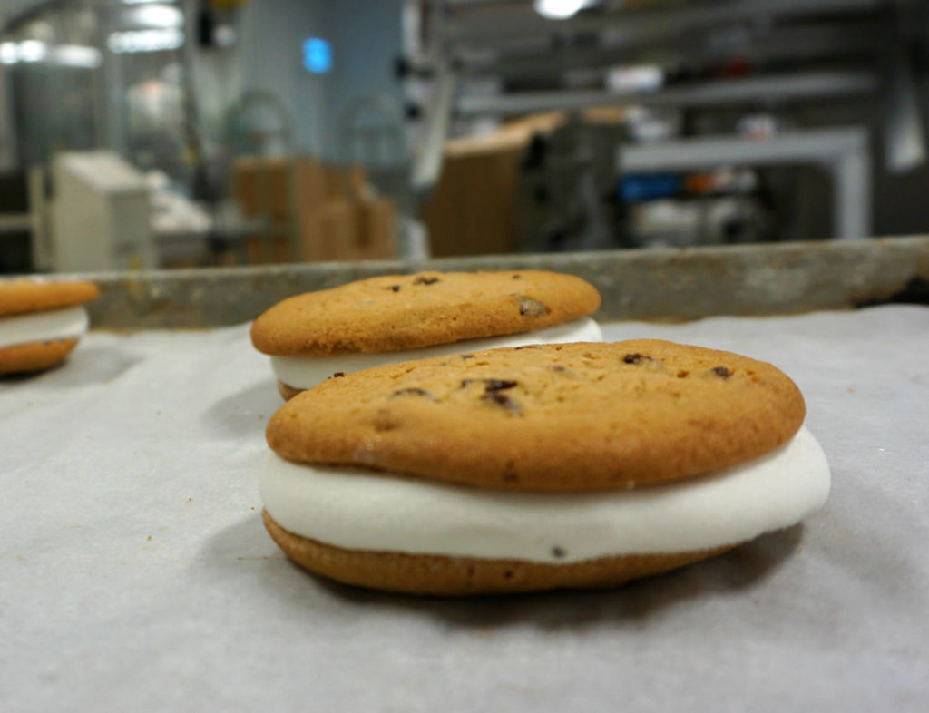 Byrne Dairy Chocolate Chip and Vanilla Cookiewich