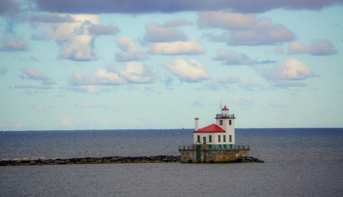 Oswego West Pierhead Lighthouse - Featured Image